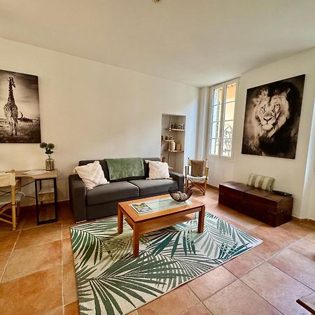 Appartements Climatises - Vieil อองทีบส์ ภายนอก รูปภาพ