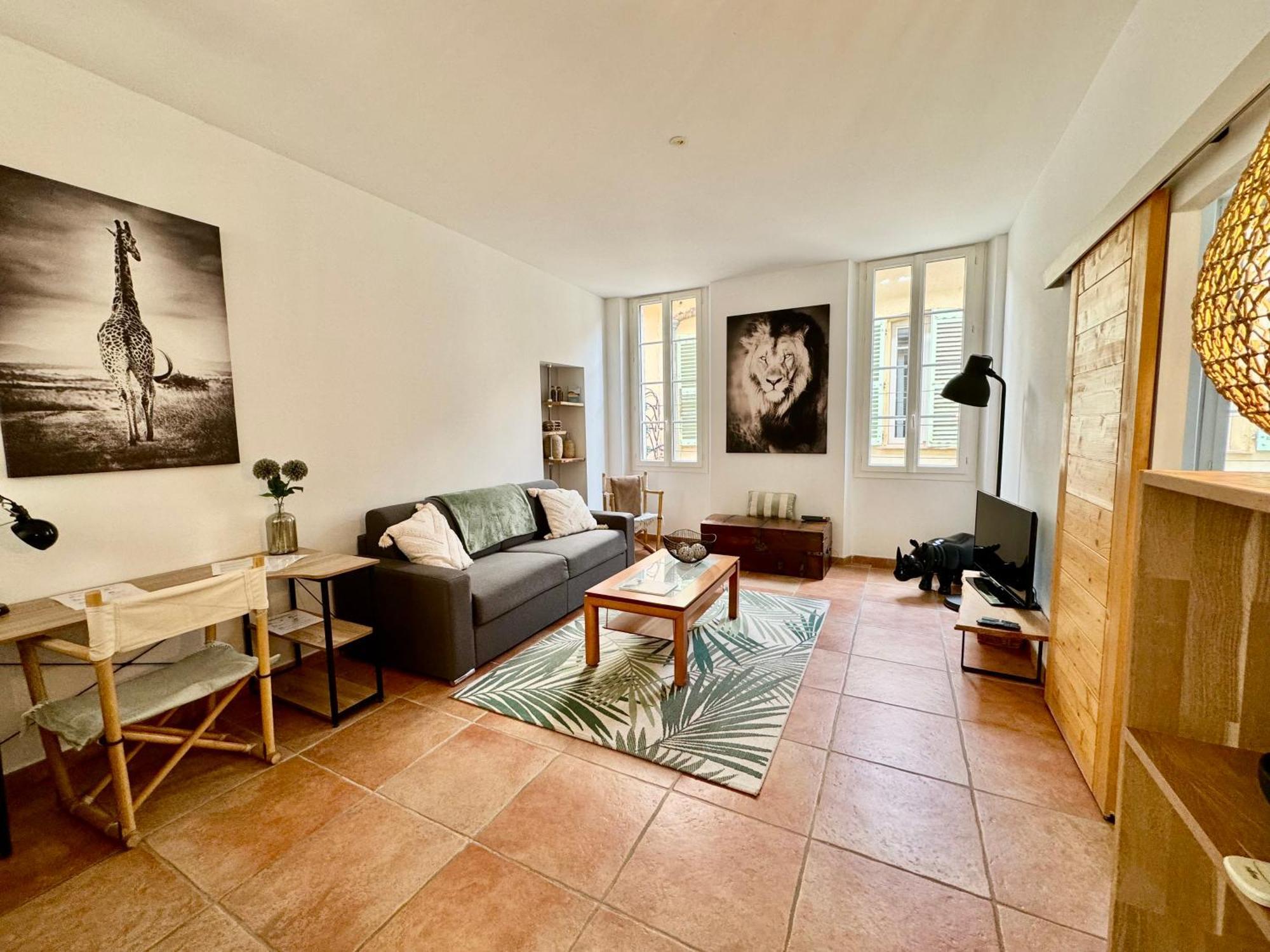 Appartements Climatises - Vieil อองทีบส์ ภายนอก รูปภาพ