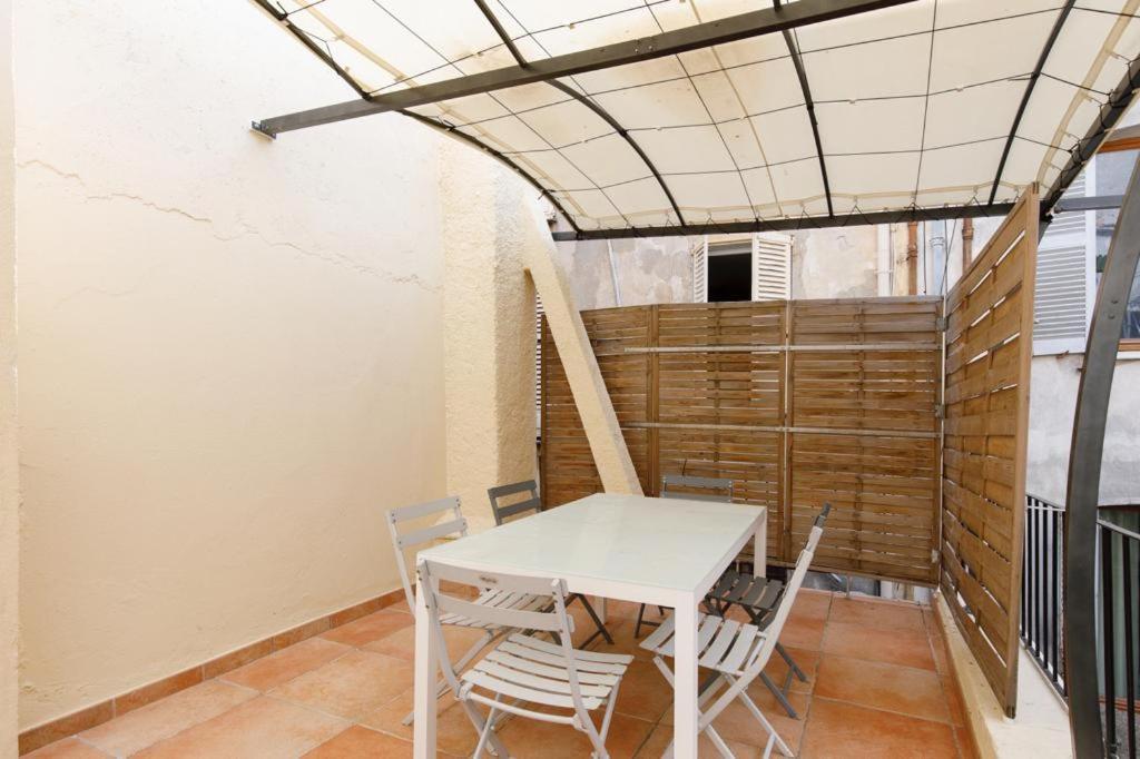 Appartements Climatises - Vieil อองทีบส์ ภายนอก รูปภาพ