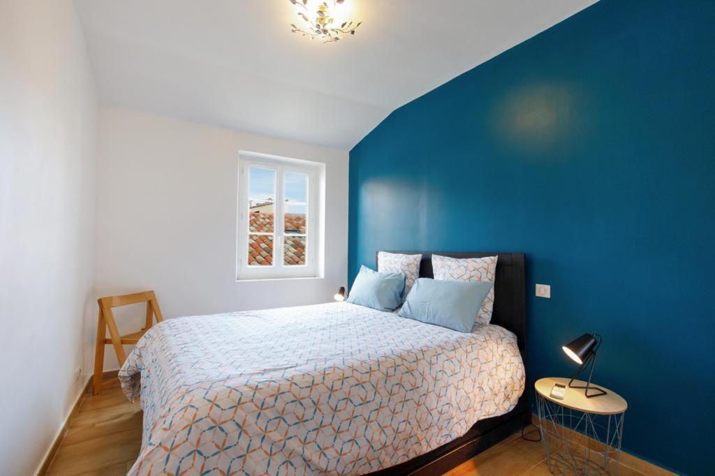 Appartements Climatises - Vieil อองทีบส์ ภายนอก รูปภาพ