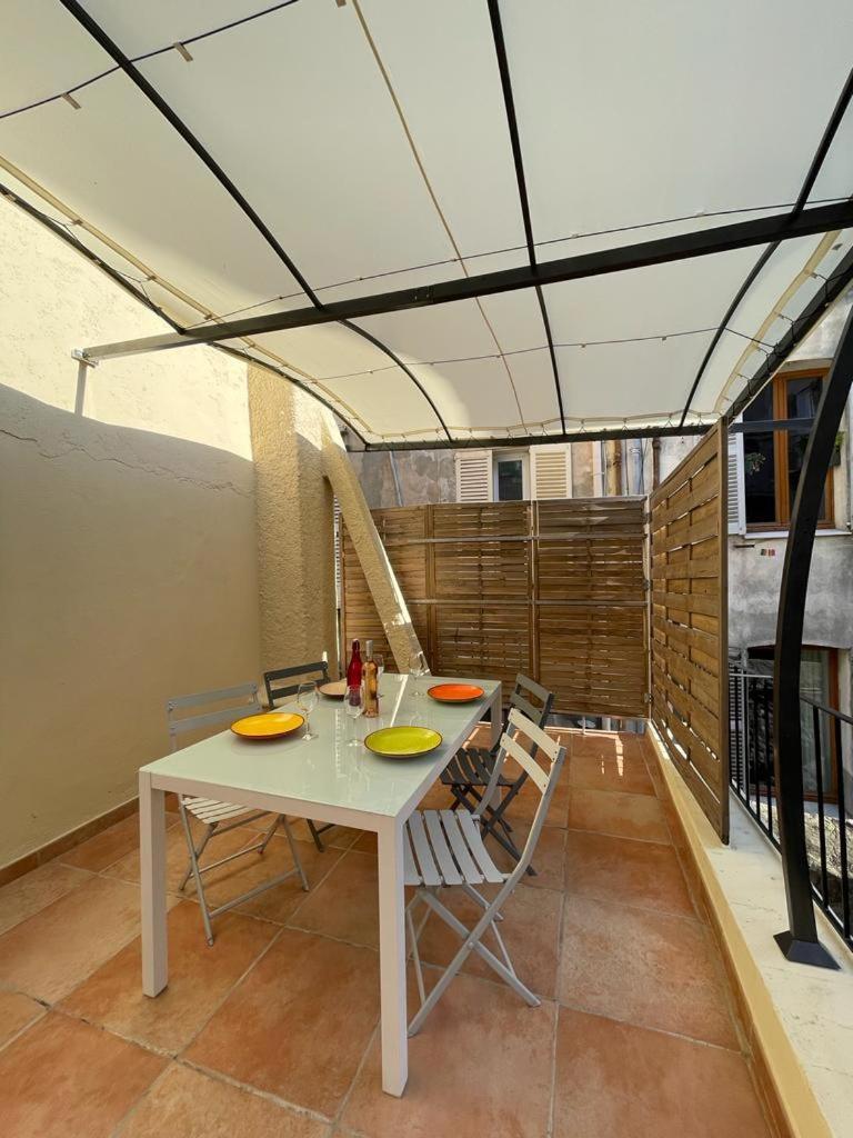 Appartements Climatises - Vieil อองทีบส์ ภายนอก รูปภาพ