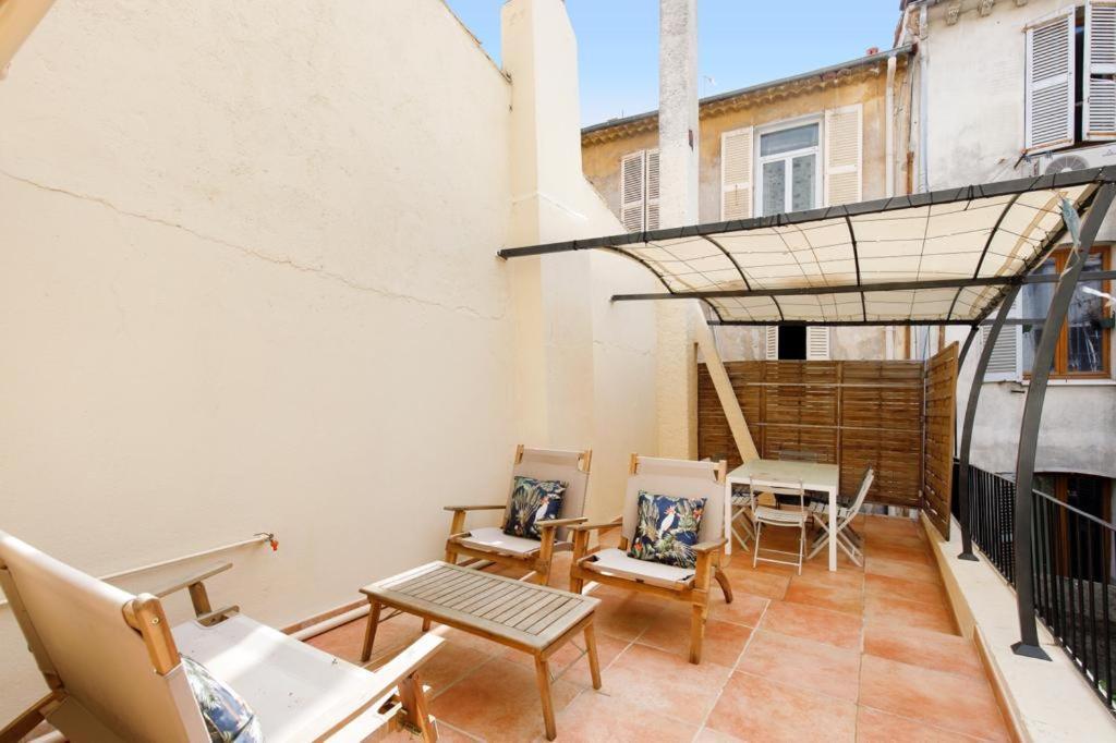 Appartements Climatises - Vieil อองทีบส์ ภายนอก รูปภาพ